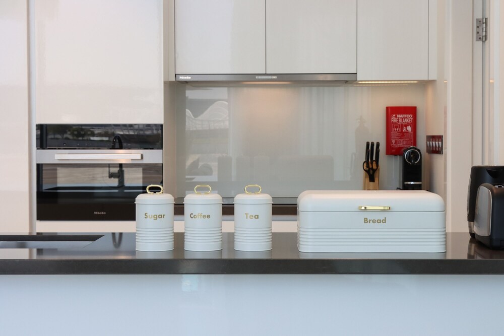 Panoramic 2BR at District One