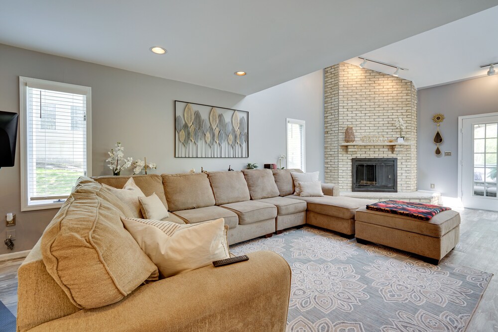 Spacious Family Vacation Rental ~ 5 Mi to Beach! view 5