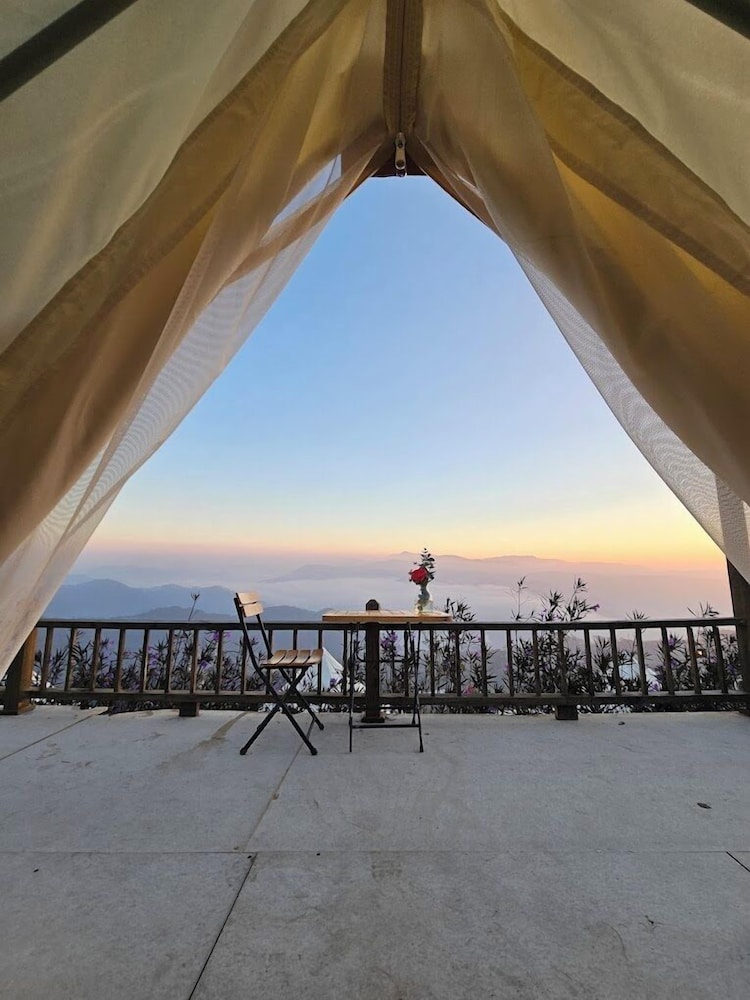 Cloud9 & Cloud View Glamping