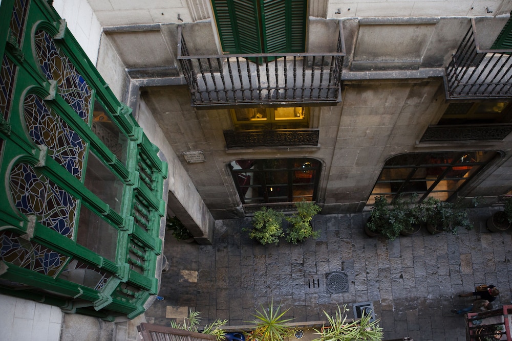 Las Ramblas Pasaje Bacardi Apartments