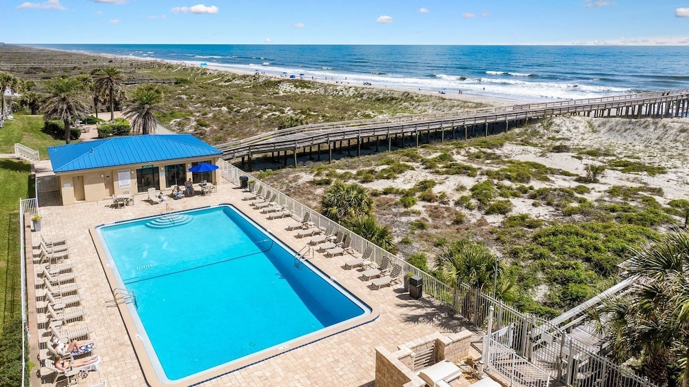 667 Amelia By The Sea 3 Bedroom Condo