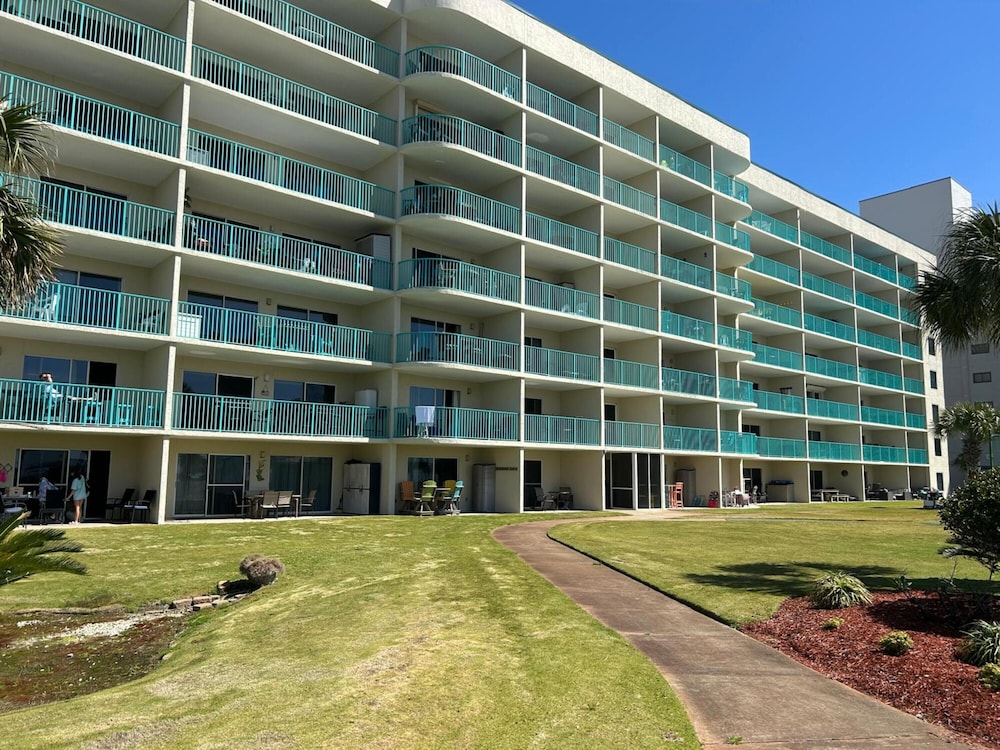 Plantation Palms 6103