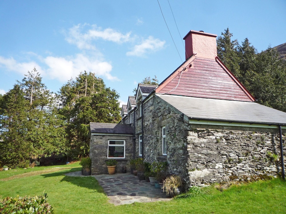 Angelas Farmhouse view 5