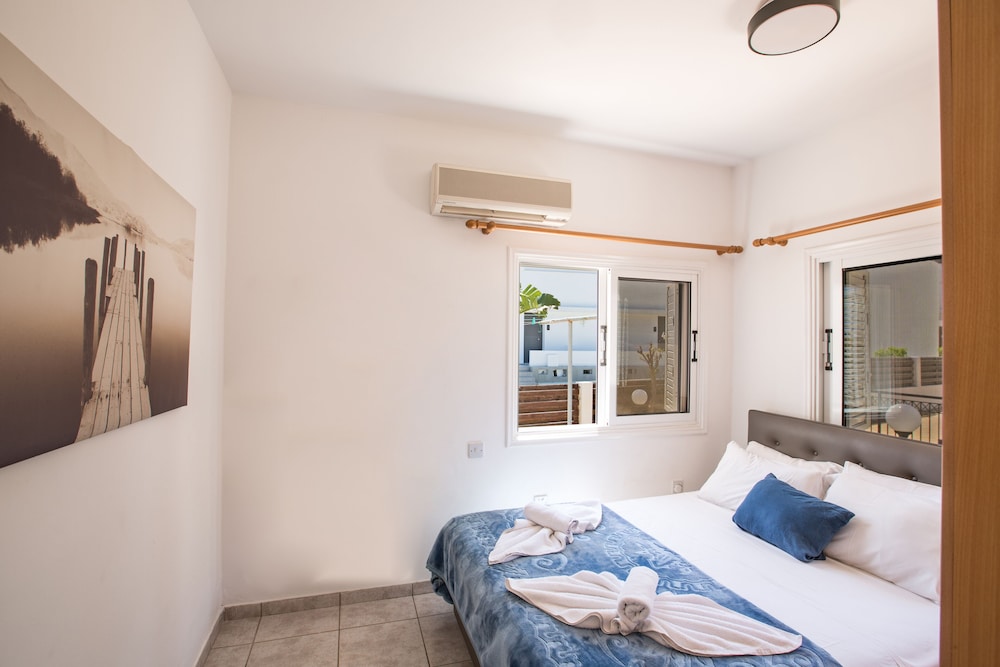 Protaras Fig Tree Bay Villa Jv4 view 3