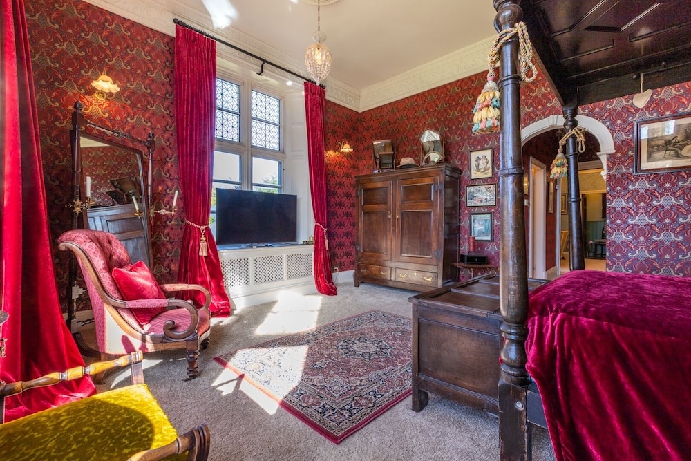 Kendal - Gothic Hall - Luxury Rooms or Apartment