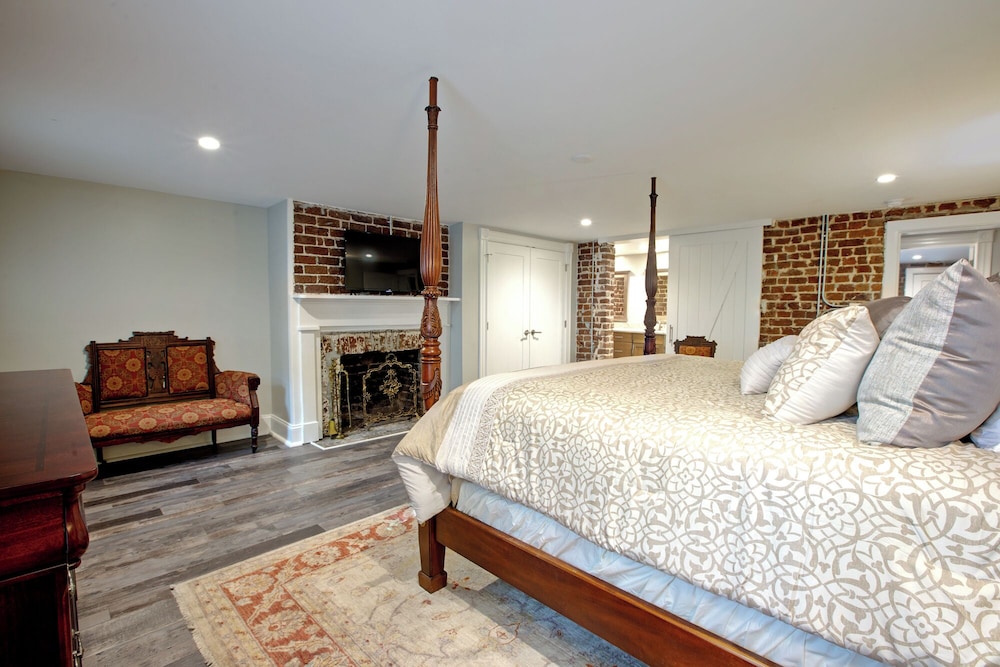 Sophisticated Historic Remodeled 9 BR