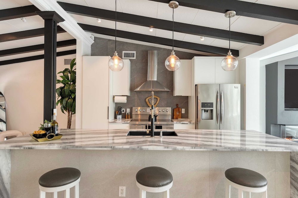 Luxury Waterfront Home w/ Pool, Hot Tub & Dock Near Las Olas Gulfstream