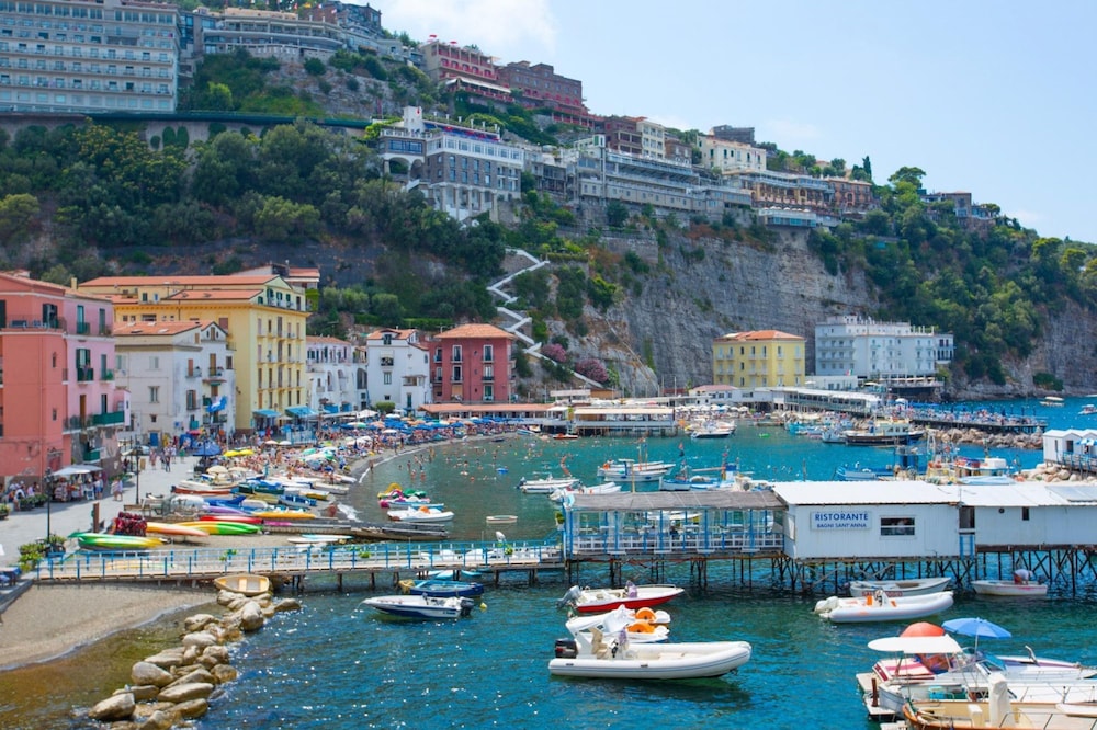 Leucosia in Sorrento