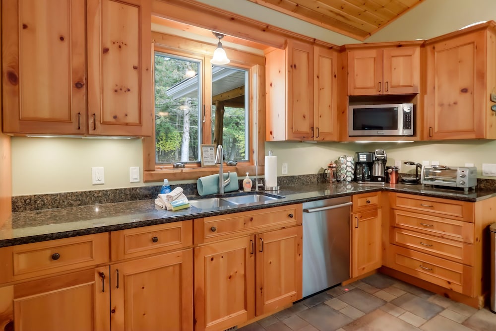 Boardman Monarch River HOT TUB Fireplace