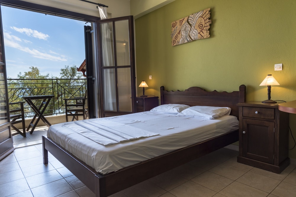 Harmony Sea Side photo 2