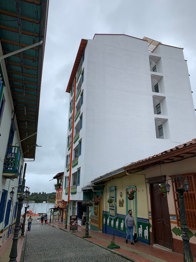 Edificio San Jose Parque Guatape