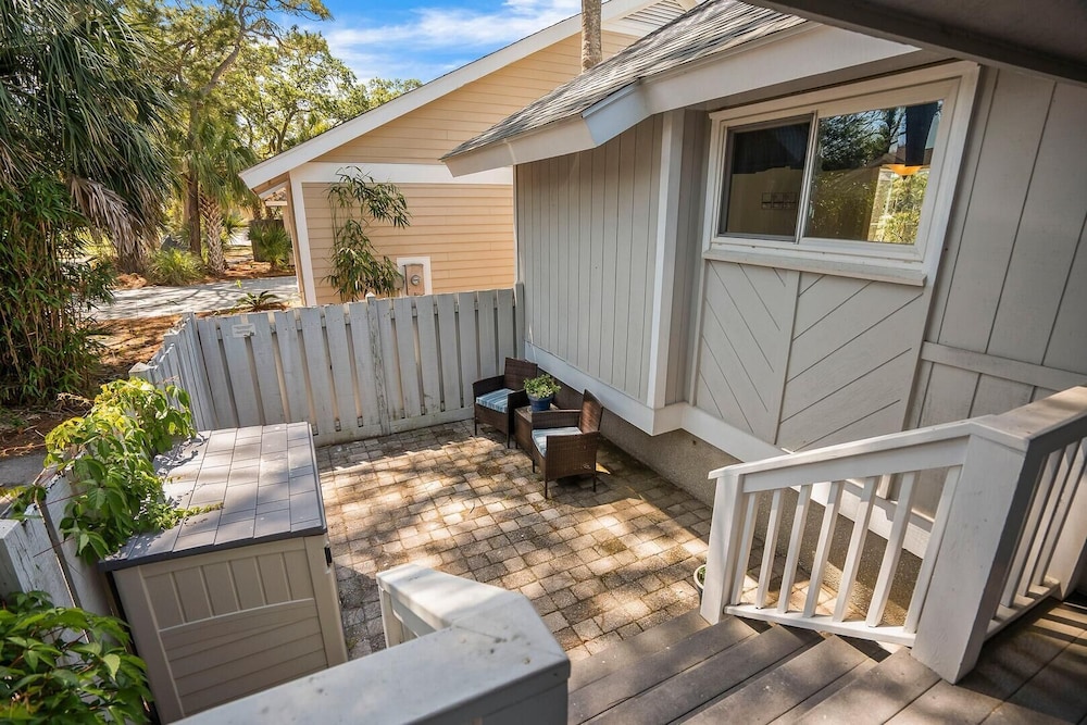 Beautifully Maintained 3-bed, 3-bath Home Offers Comfort & Privacy
