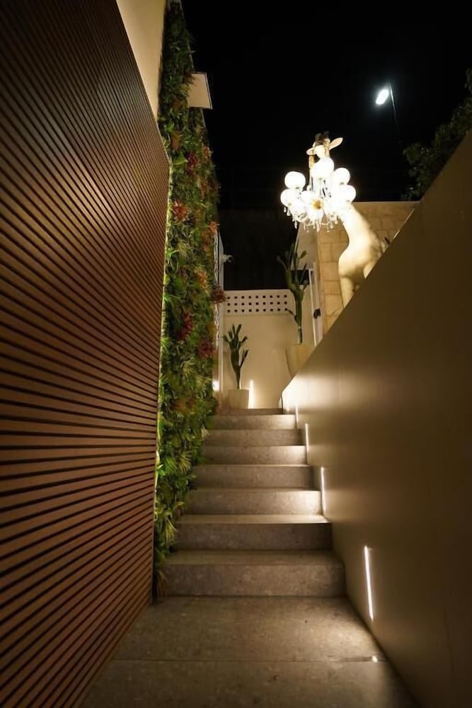 Barneys Club B&b