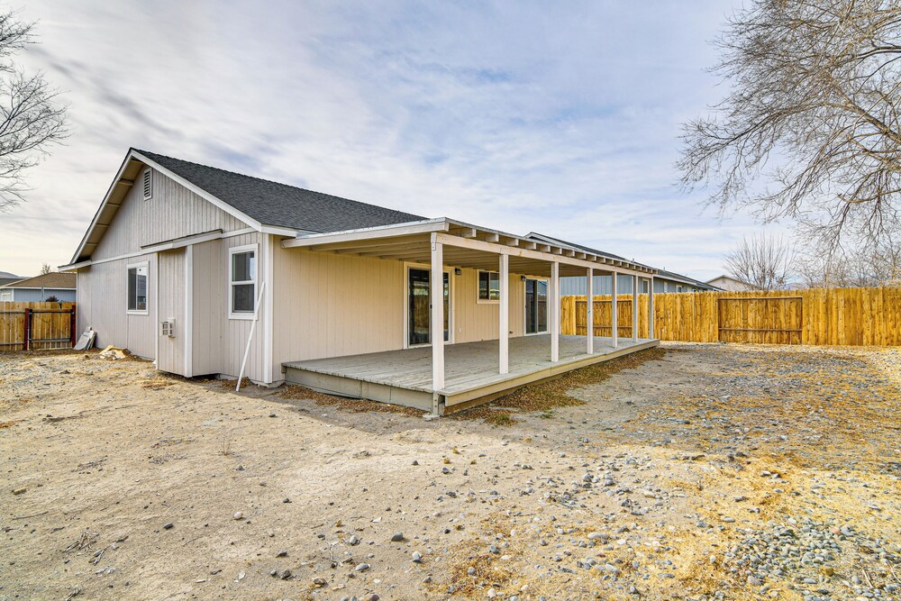 1 Mi to Pioneer Crossing Casino: Fernley Retreat!