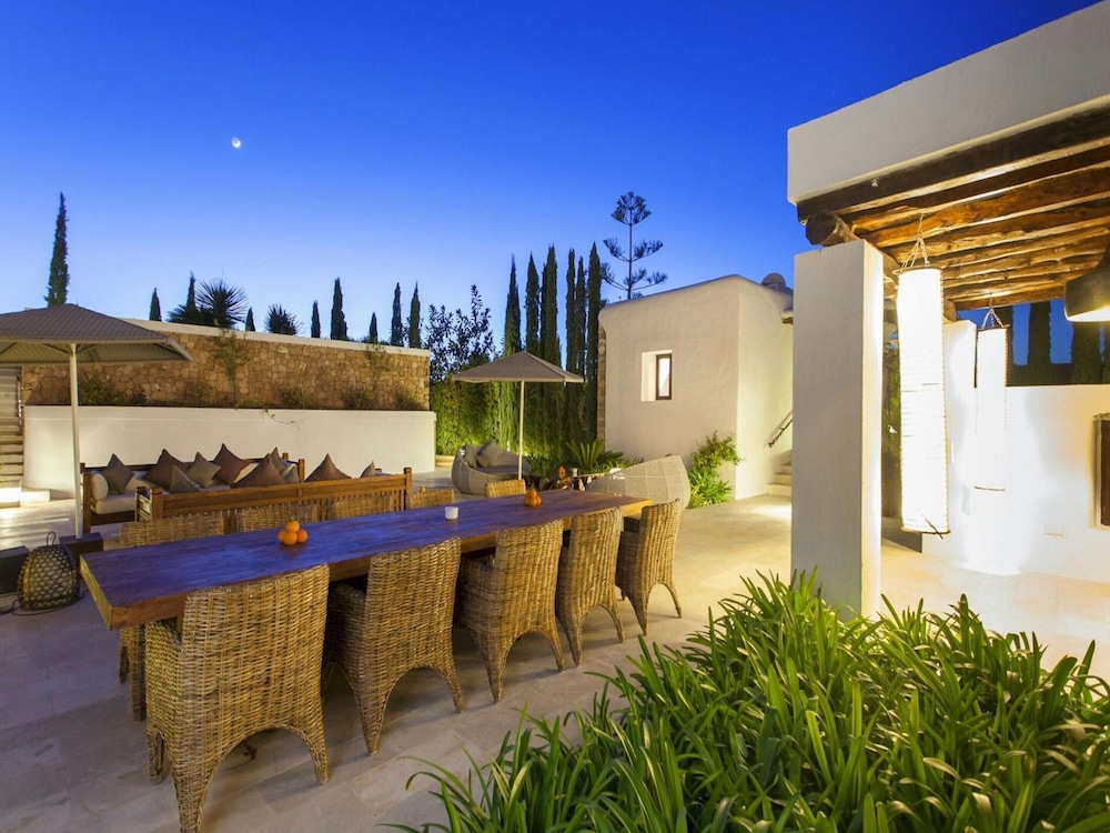Holiday Home With Barbecue Space