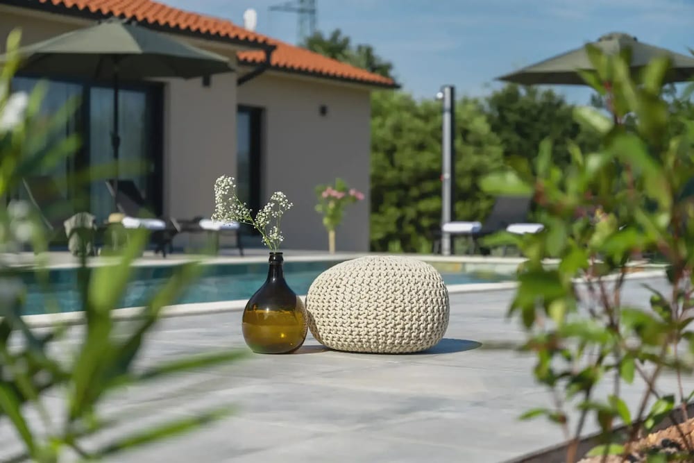 Photinia in Labin With 3 Bedrooms and 1 Bathrooms