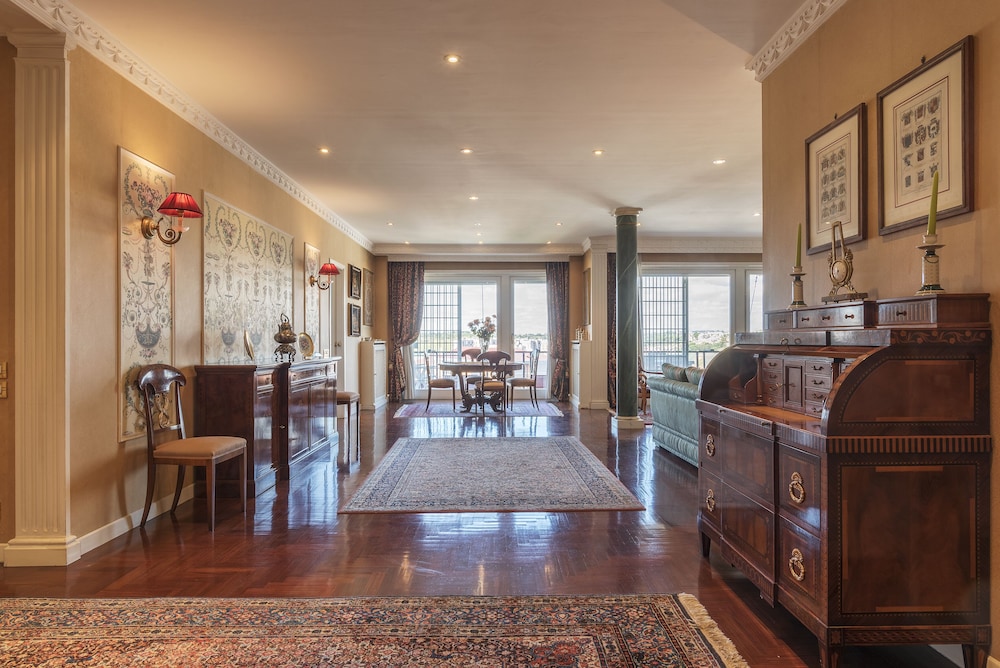 San Pietro Exclusive Panoramic Flat
