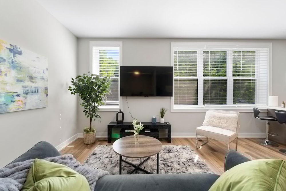 2 Bed 3 Bath Chicago Condo