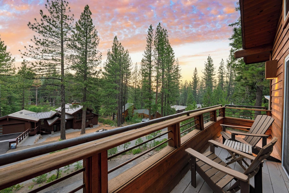 Northstar Haven Cozy-chic Retreat Near Lake Tahoe & Downtown Truckee