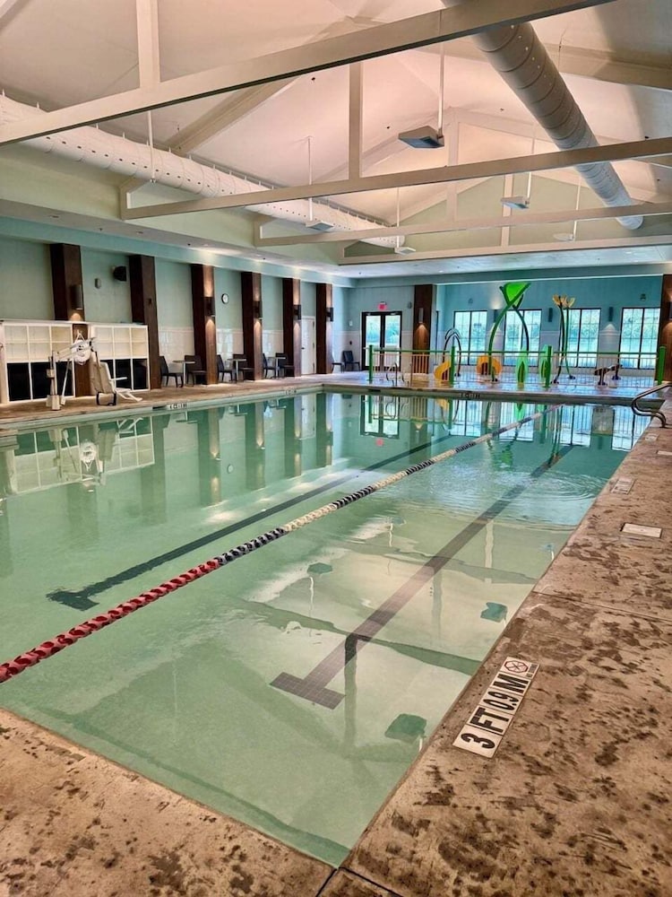 Oceanview Condo With Amenities, 703 Royale Palms 2 Bedroom Condo
