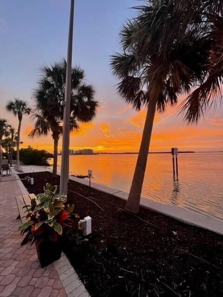 Miramar Palms