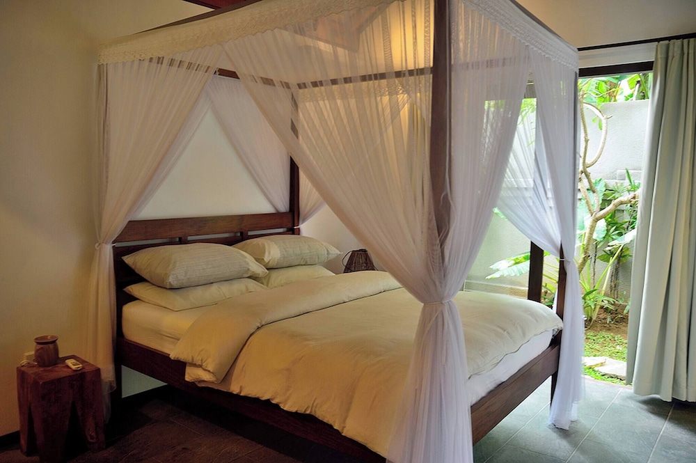 Lush 1 BR Private Pool Villa Inseminyak