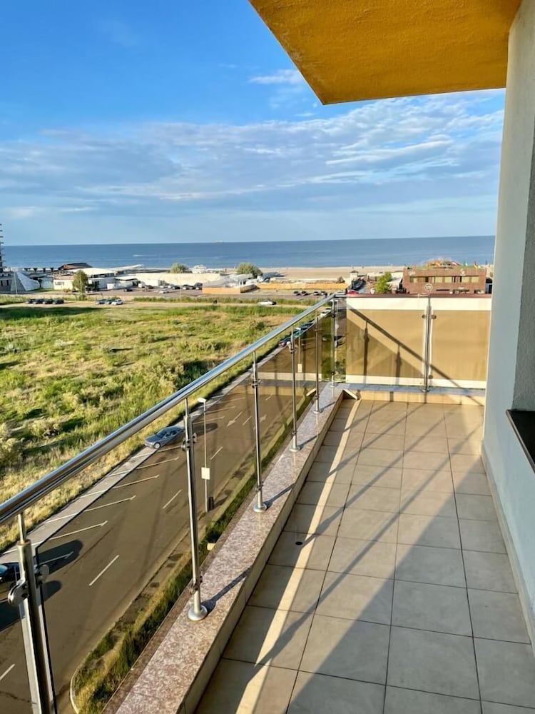 Infinity Summerland Apartment