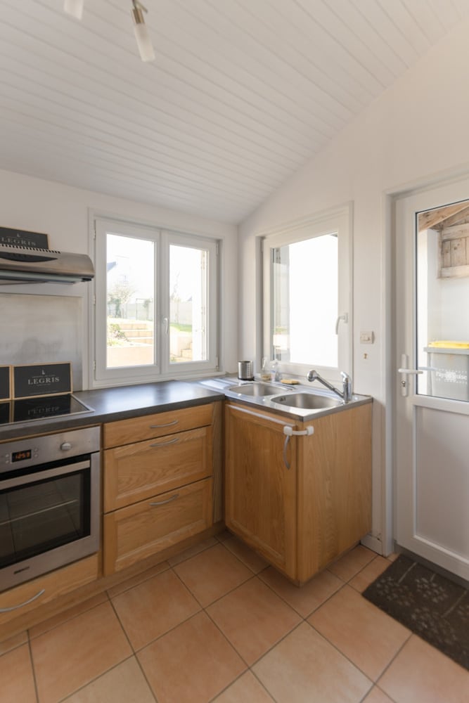 House in Ploudalmezeau by Rock Beach