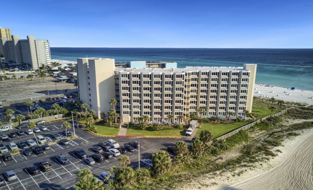 Top of the Gulf 320 Beachfront Free Beach Chairs