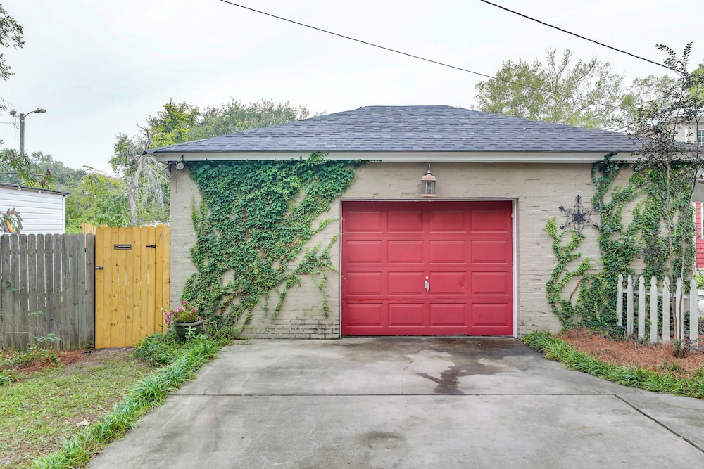 Backyard Oasis w/ Pool: Sunny Sumter Studio!