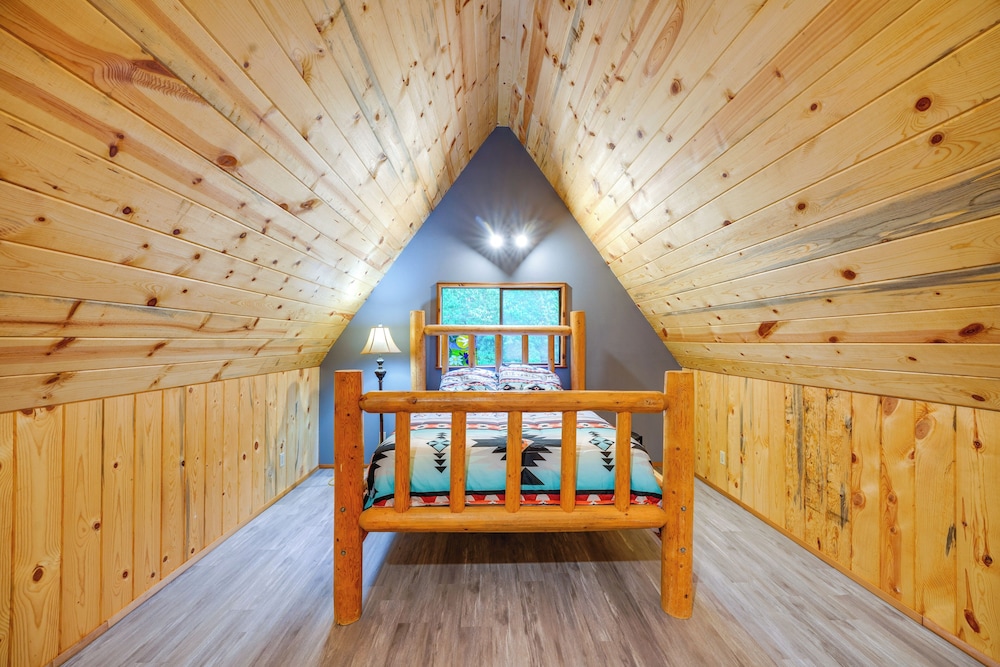 Explore Mt St Helens: A-frame Chalet w/ Deck!