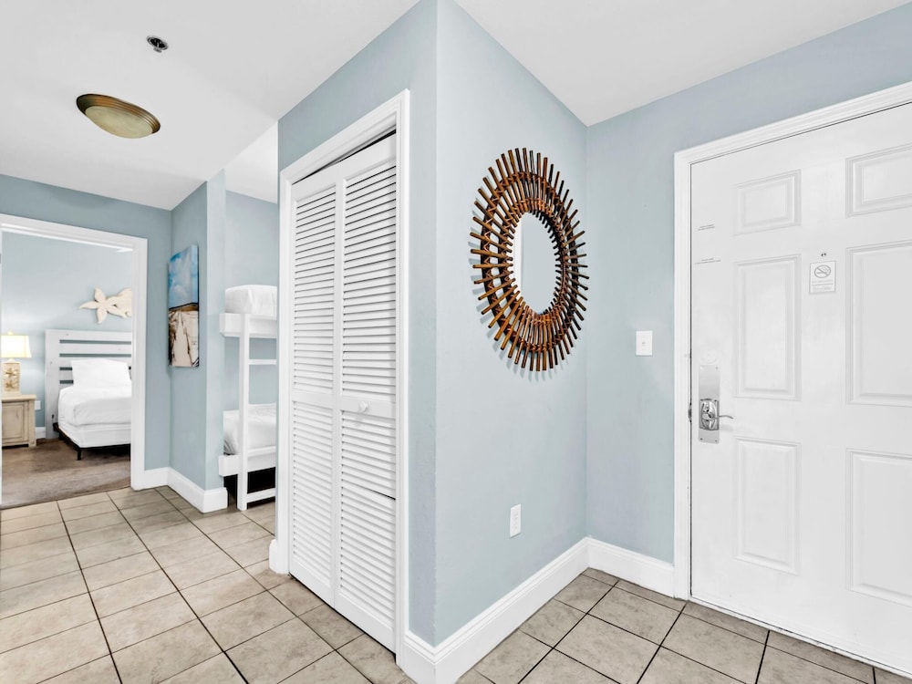 Laketown Wharf 331