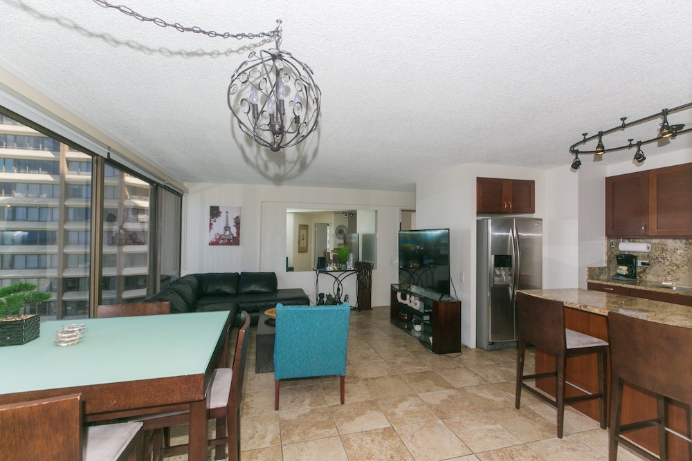Two Bedroom Discovery Bay High Rise Condos with Lanai & Gorgeous Views view 5