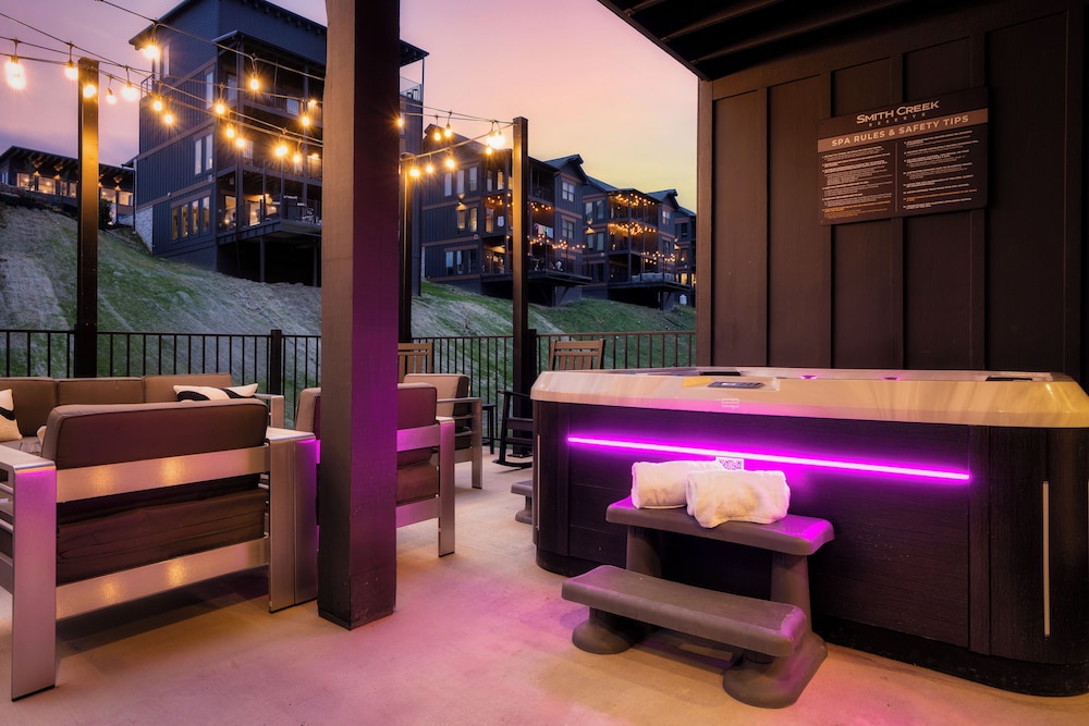 Star Gazer Luxury Rooftop Cabin