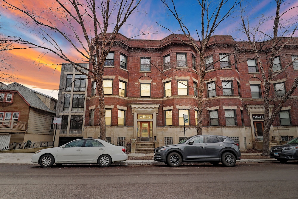 Furnished 3BR - Blackstone 1