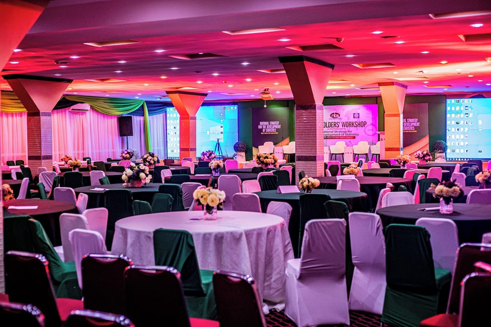 Villa Hilton Hotels & Apartments