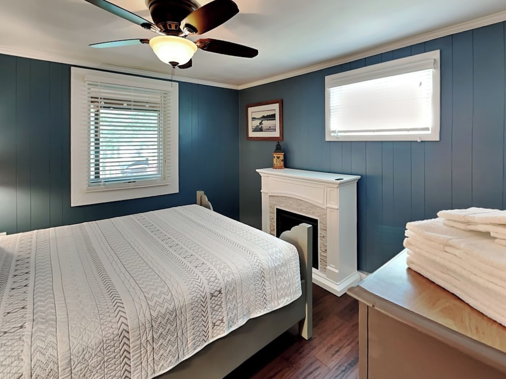 Crow's Point Lakehouse by Taylor Made Deep Creek