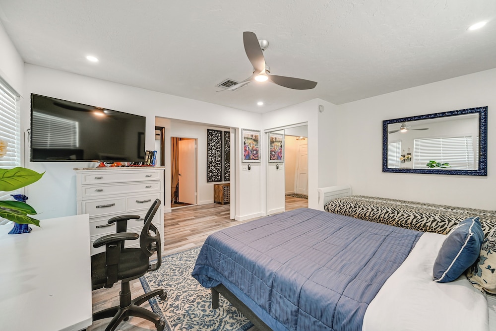 Private Pool & Hot Tub: Family Gem in Naples!