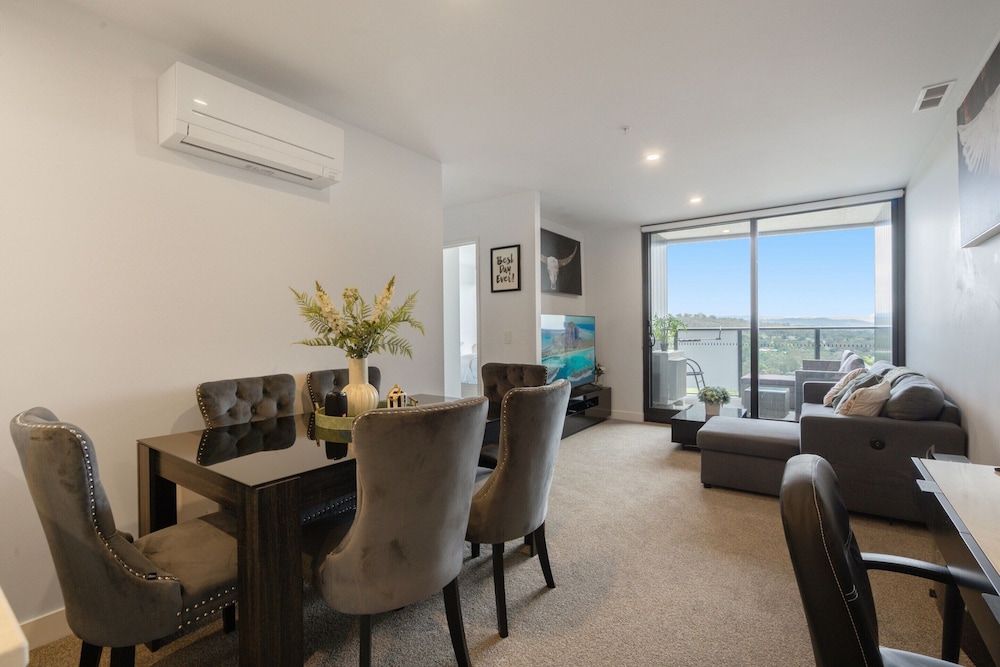 Modern 2-bed Apartment With Premium Amenities