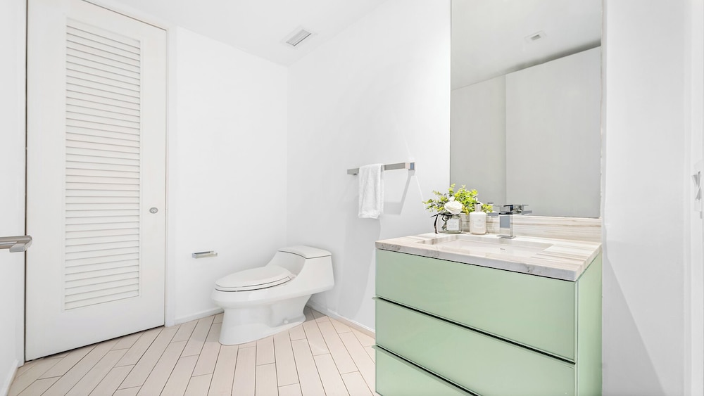 Luxury Vacation Rentals in South Beach by LRMB