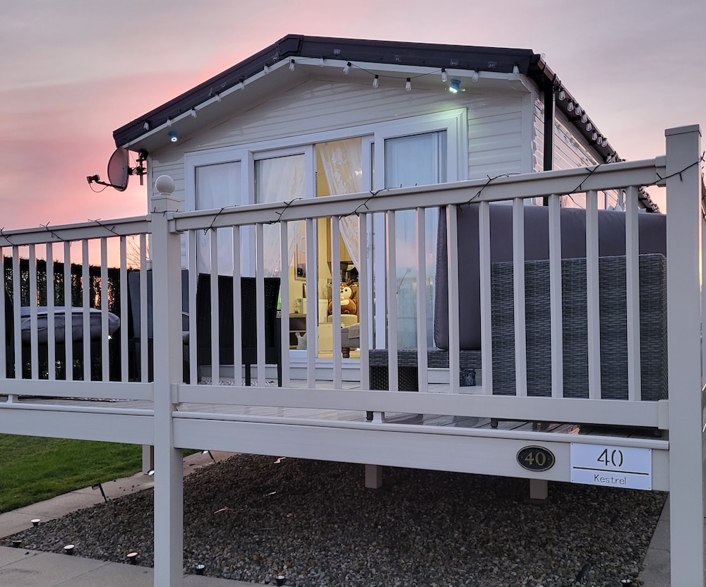Cayton Bay Kestrel40