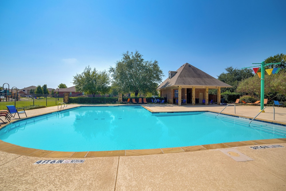 Quiet Suburban Home w/ Private Yard in Seagoville!