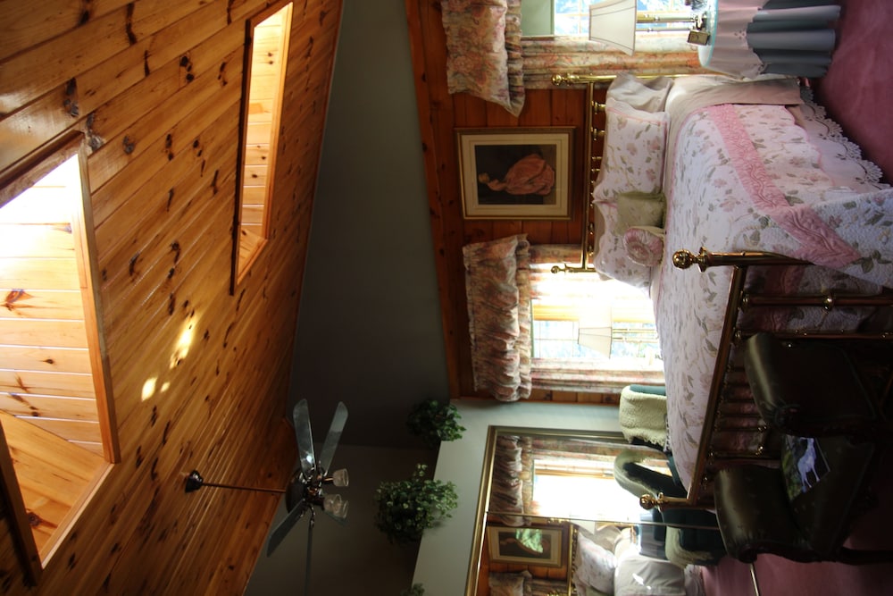 Jewel on the Hill Bed & Breakfast