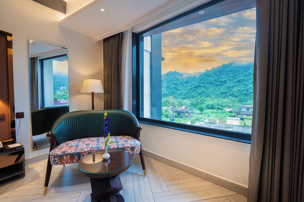 Crestorio Resort & Spa Dehradun
