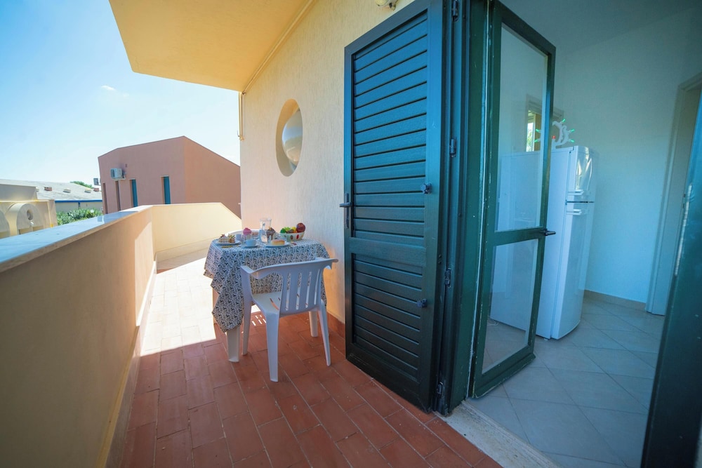 Le Onde Apartment 4 With Pool and Sea