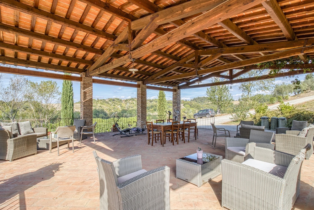 Maramaldo Gallonero Shared Pool Chianti