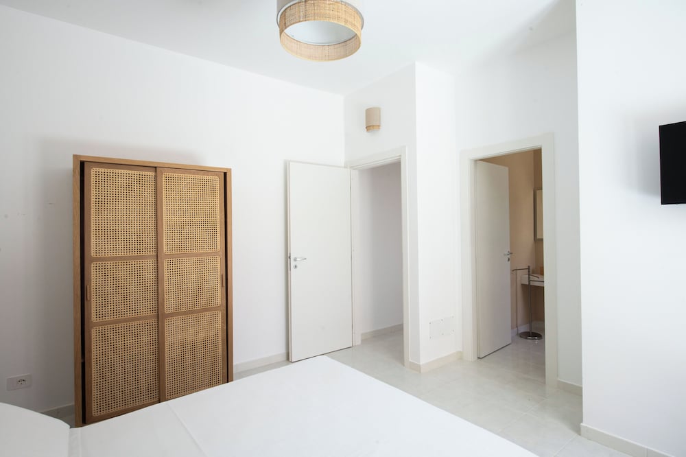Sea Frame Design Apartments with Pool by Wonderful Italy