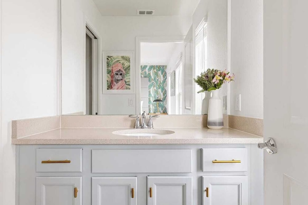 Sleeps 26! Resort Home w/ On-site Waterpark, Pool Flamingo Grove by Avantstay