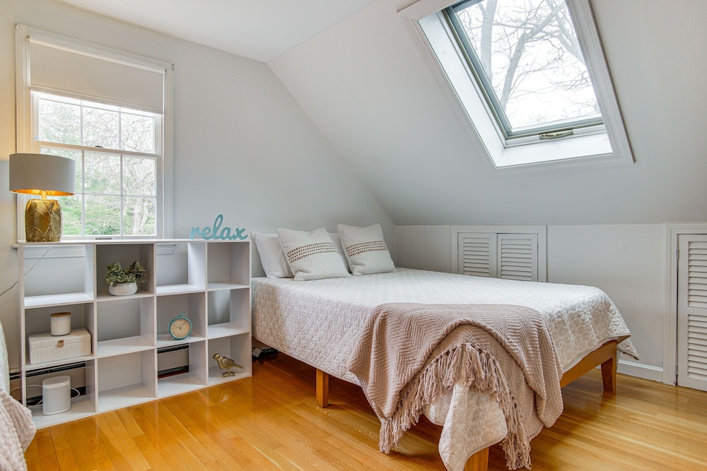 Charming Cape Cod Home ~ 1 Mi to Megansett Beach