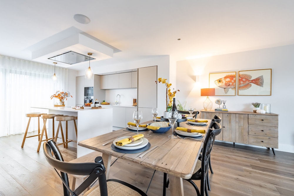 Porth Beach Villa